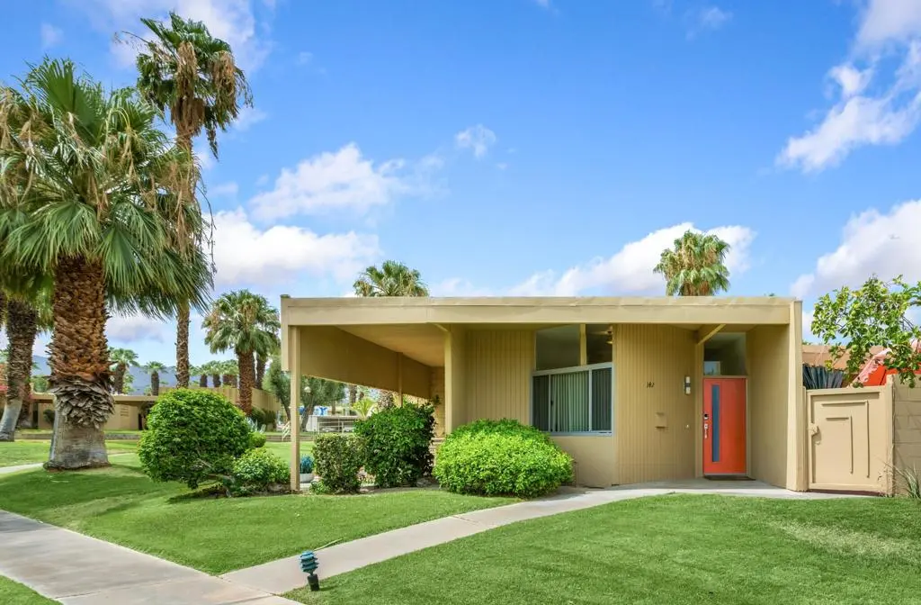 Residential Lease for rent at 142 Sandpiper Street, Palm Desert, Riverside County, CA featuring 2 beds and 2 baths