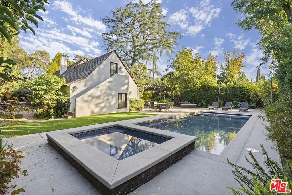 23057 SYLVAN Street, Woodland Hills, CA — listing photo 1