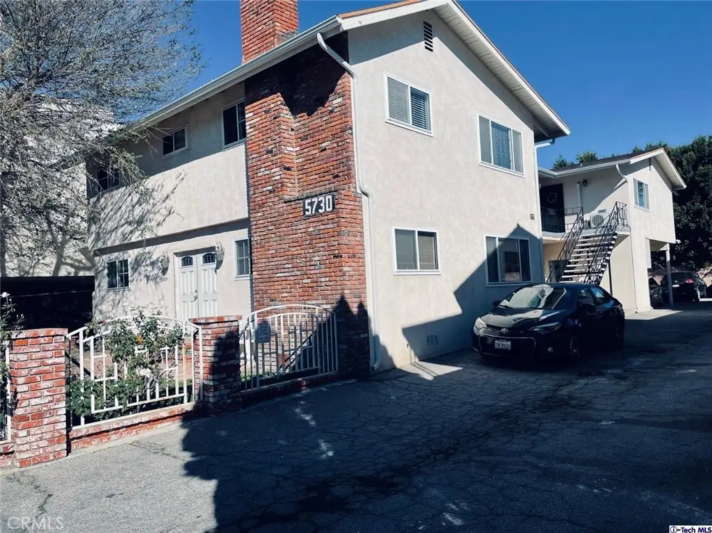 5730 Laurel Canyon Boulevard 3, Valley Village, CA — listing photo 1