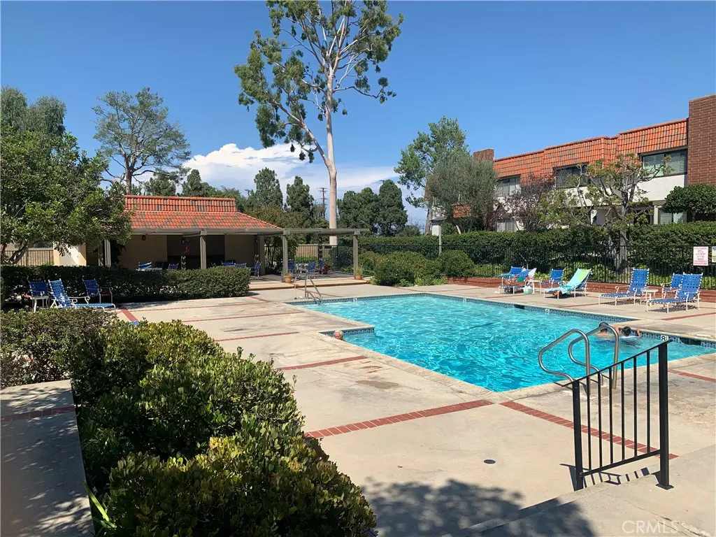 Residential Lease for rent at 28000 Ridgebluff Court, Rancho Palos Verdes, Los Angeles County, CA featuring 3 beds and 3 baths