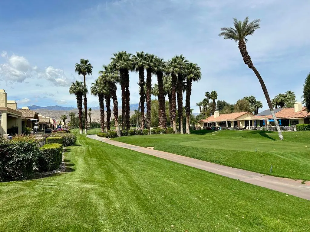 Residential Lease for rent at 222 Castellana S, Palm Desert, Riverside County, CA featuring 2 beds and 3 baths