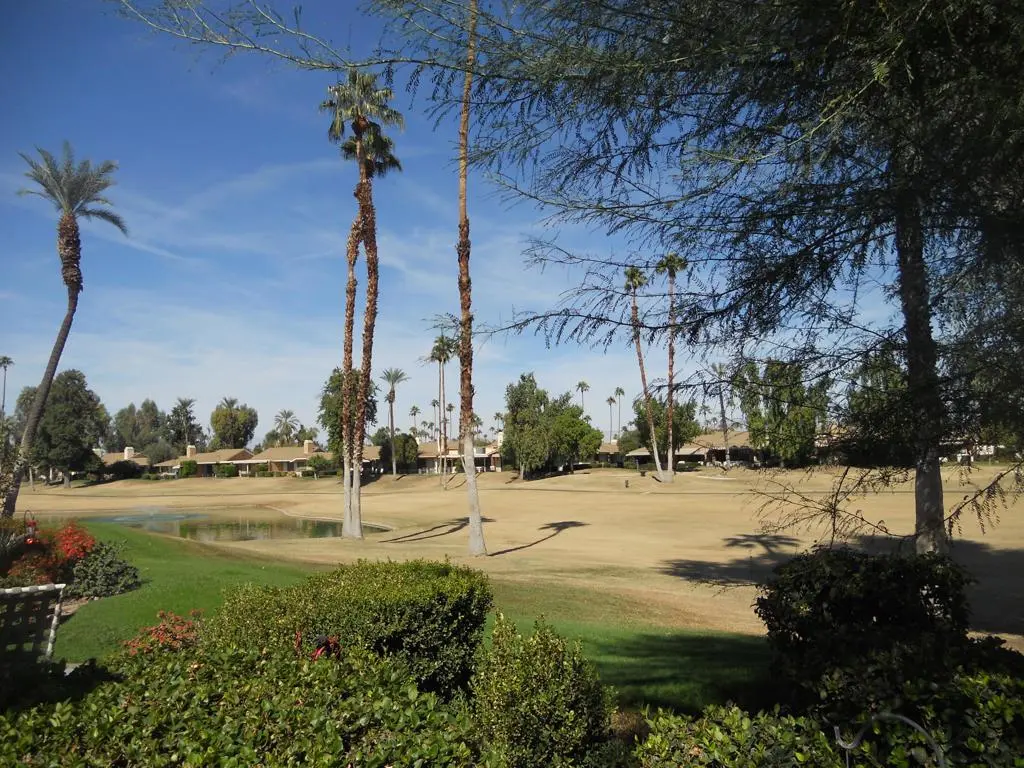 Residential Lease for rent at 172 Gran, Palm Desert, Riverside County, CA featuring 2 beds and 2 baths