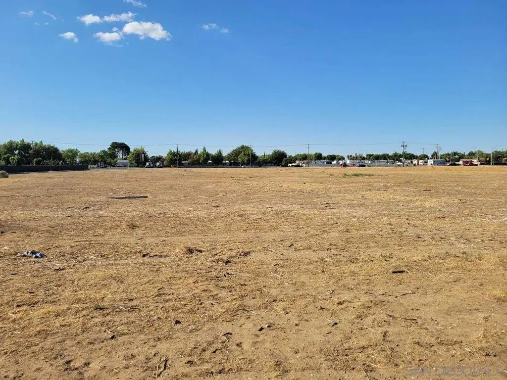 Ave I Vic 15Th Ste, Lancaster, CA — listing photo 1