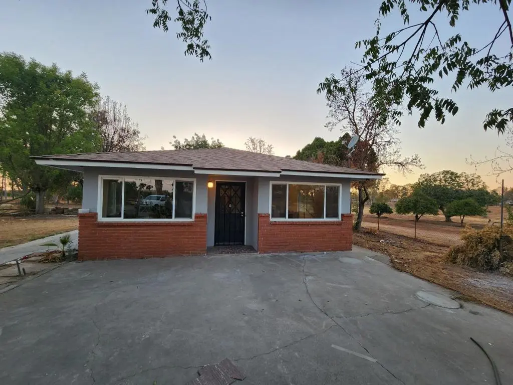 Single Family Residence for sale at 8831 E Herndon Avenue, Clovis, CA featuring 3 beds and 2 baths