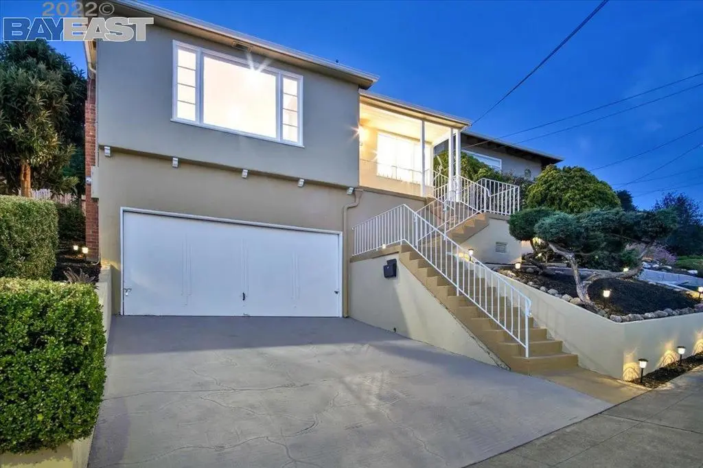 Single Family Residence for sale at 10600 Sheldon St., Oakland, CA featuring 3 beds and 1 bath