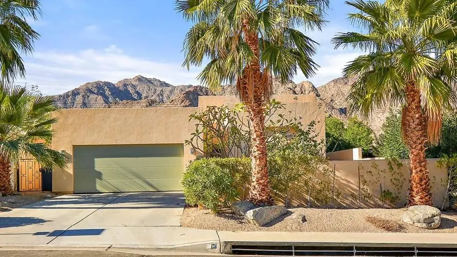 Single Family Residence for rent at 54277 Avenida Diaz, La Quinta, CA featuring 3 beds and 2 baths