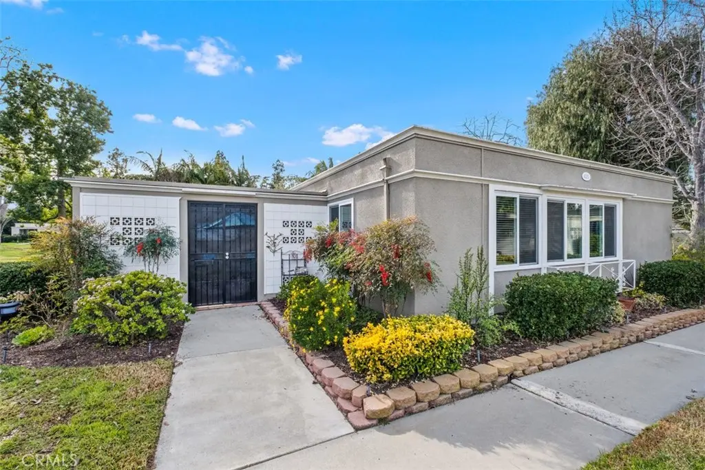 420 Ave Castilla B, Laguna Woods, CA — listing photo 1