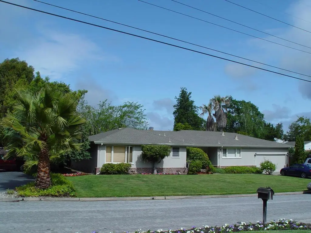 Residential Lease for rent at 2130 Ward Way, Woodside, CA featuring 3 beds and 2 baths