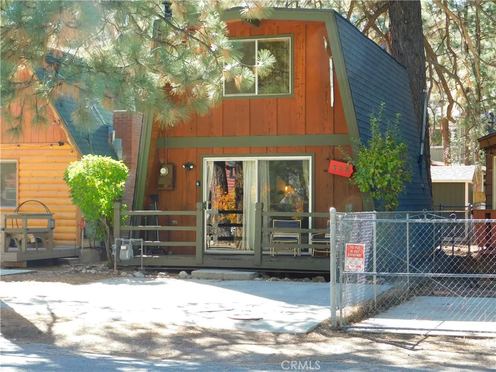 318 W Sherwood Boulevard, Big Bear City, CA — listing photo 1