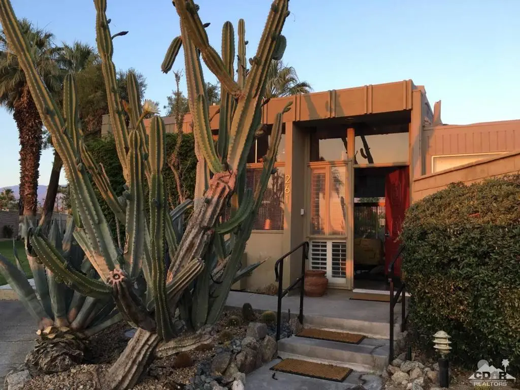 Residential Lease for rent at 261 Sandpiper Street, Palm Desert, Riverside County, CA featuring 2 beds and 2 baths