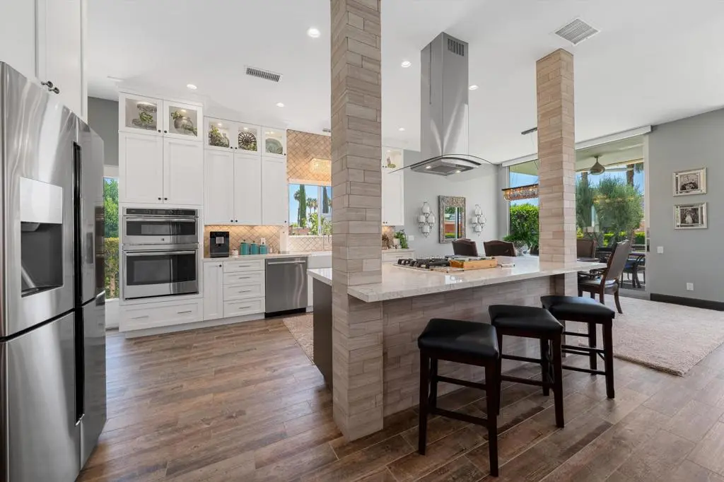 Residential Lease for rent at 47434 Medina Drive W, Palm Desert, Riverside County, CA featuring 2 beds and 2 baths