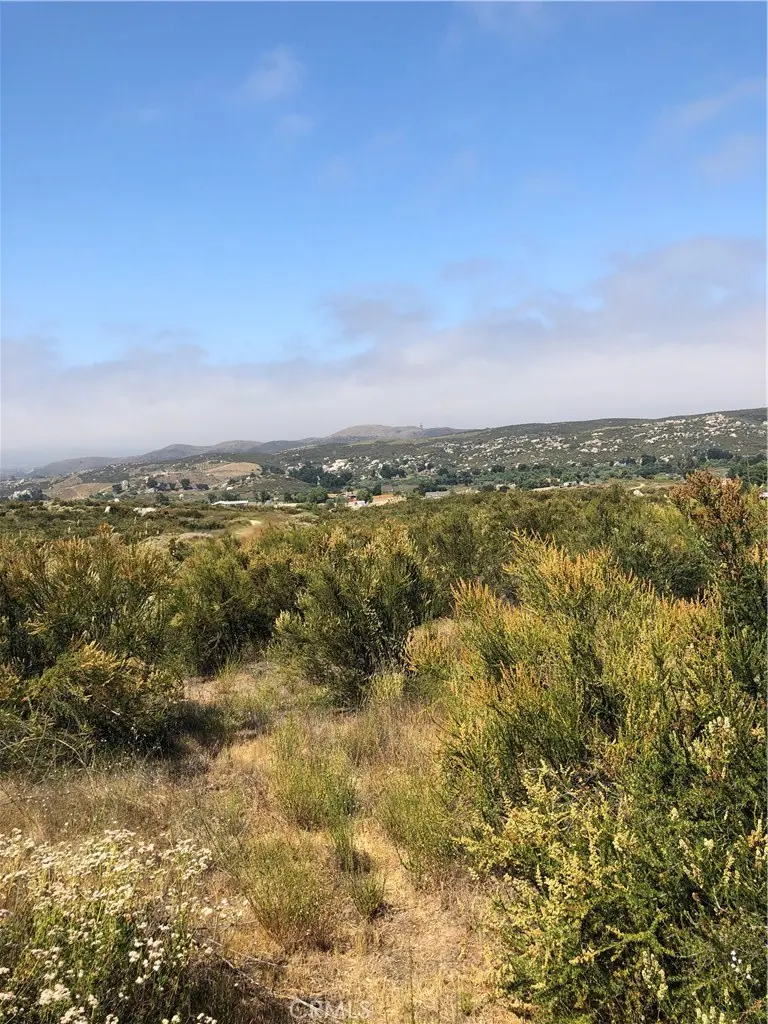 10 Treasure Drive, Hemet, CA — listing photo 1