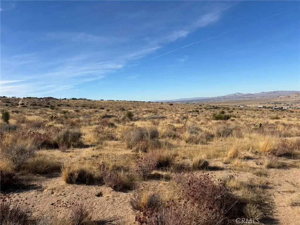 21 Luna Mountain Road, Apple Valley, CA — listing photo 1