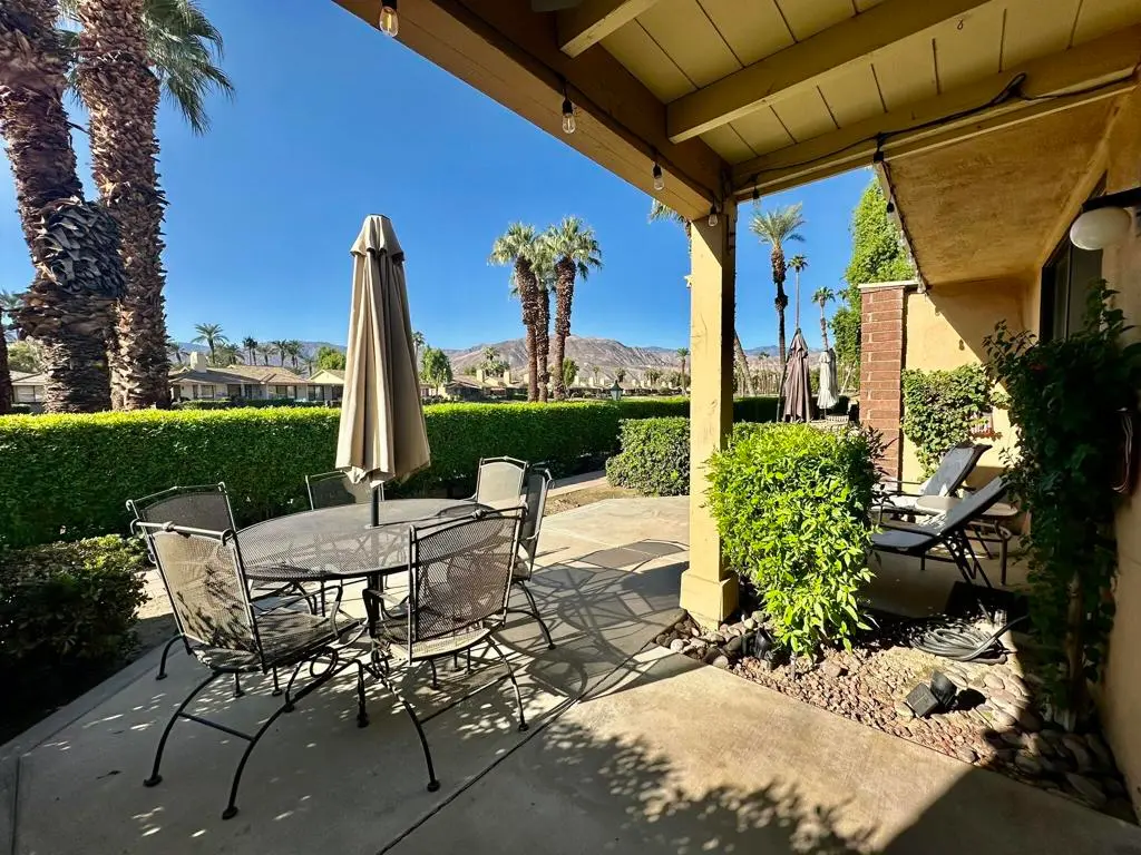 Residential Lease for rent at 259 Calle Del Verano, Palm Desert, Riverside County, CA featuring 2 beds and 2 baths