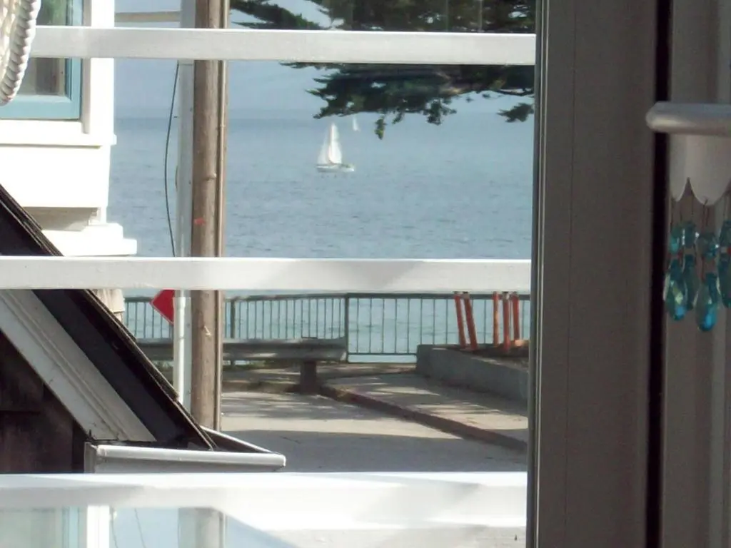 Residential Lease for rent at 122 2nd Avenue, Santa Cruz, CA featuring 3 beds and 2 baths