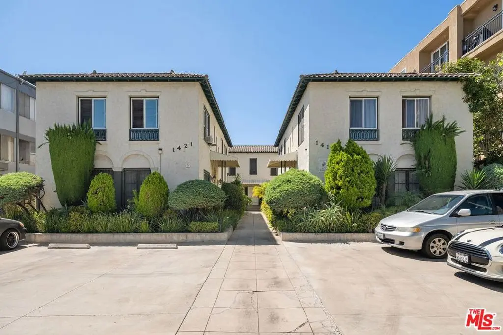 Residential Income for sale at 1415 S St Andrews Place, Los Angeles, CA featuring 12 beds and 8 baths