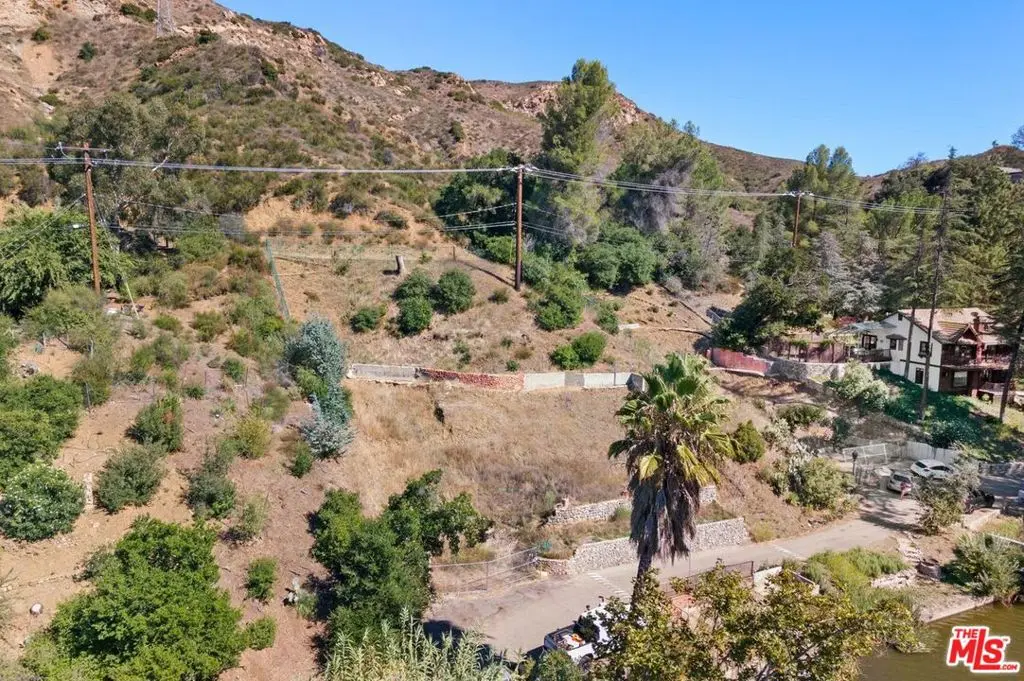 2040 E Lakeshore Drive, Agoura, CA — listing photo 1