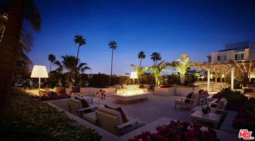Residential Lease for rent at 155 N Crescent Drive 1BRPH, Beverly Hills, Los Angeles County, CA featuring 1 bed and 2 baths