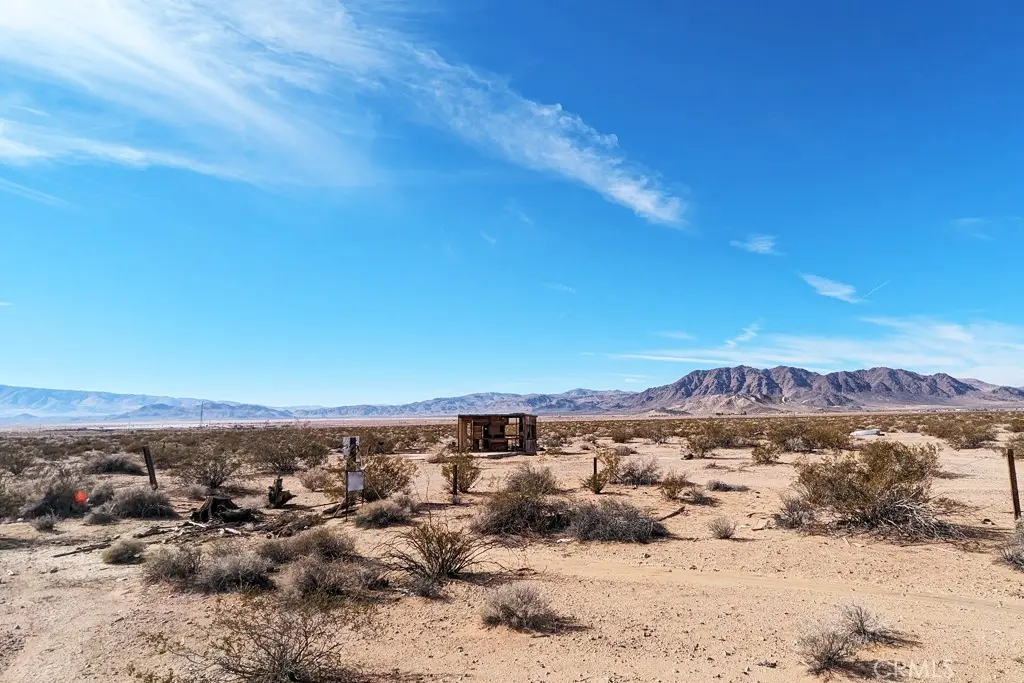 7 Northside Rd, Lucerne Valley, CA — listing photo 1