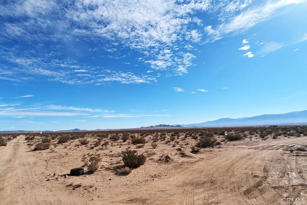 8 Northside Rd, Lucerne Valley, CA — listing photo 1