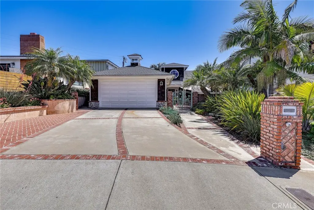 Single Family Residence for rent at 231 Avenida Princesa, San Clemente, CA featuring 3 beds and 2 baths