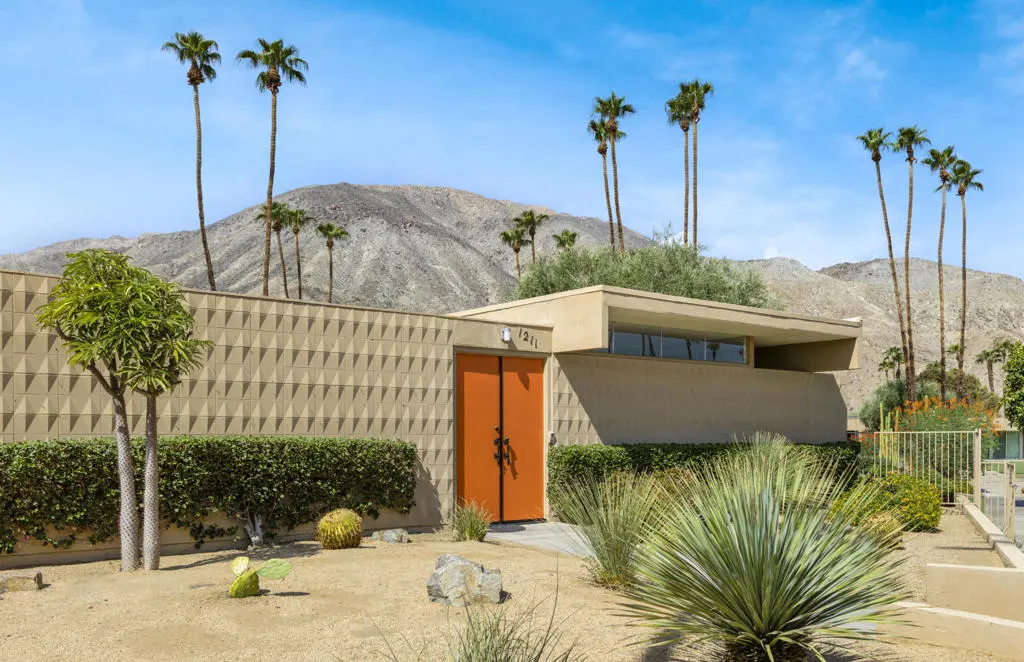 Residential Lease for rent at 1211 Sandpiper Street, Palm Desert, Riverside County, CA featuring 2 beds and 2 baths