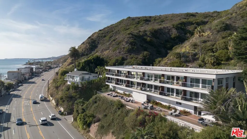 Residential Lease for rent at 20747 Pacific Coast Highway 14, Malibu, Los Angeles County, CA featuring 1 bed and 1 bath