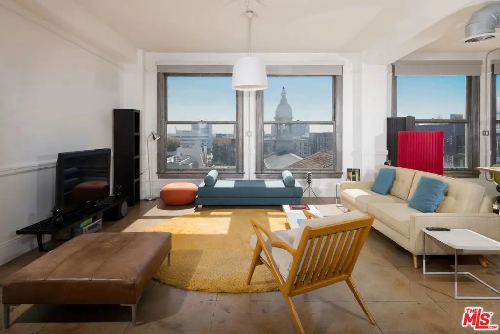 Residential Lease for rent at 108 W 2ND Street 606, Los Angeles, Los Angeles County, CA featuring 1 bed and 1 bath
