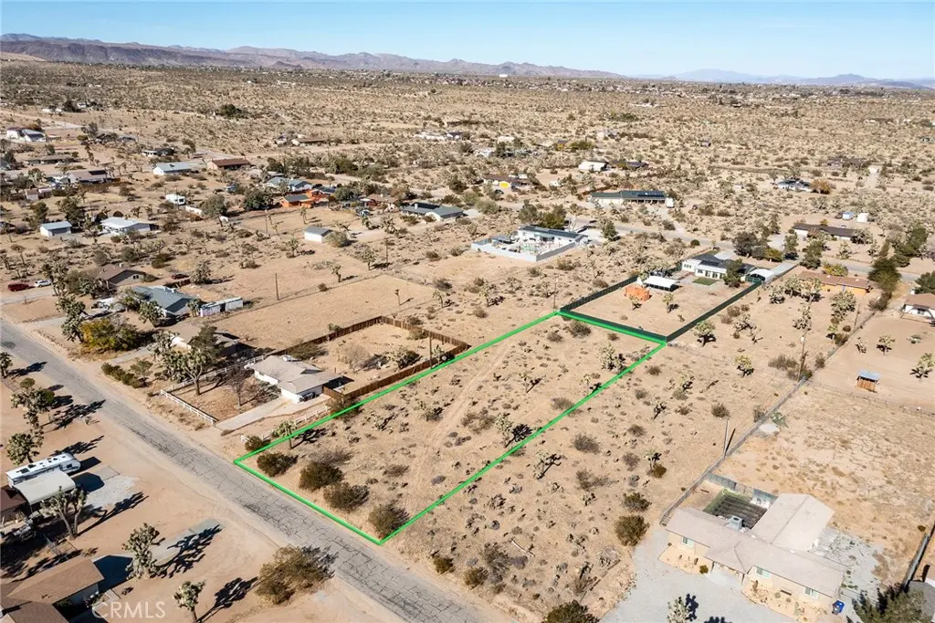 58700 Sun Via Drive, Yucca Valley, CA — listing photo 1