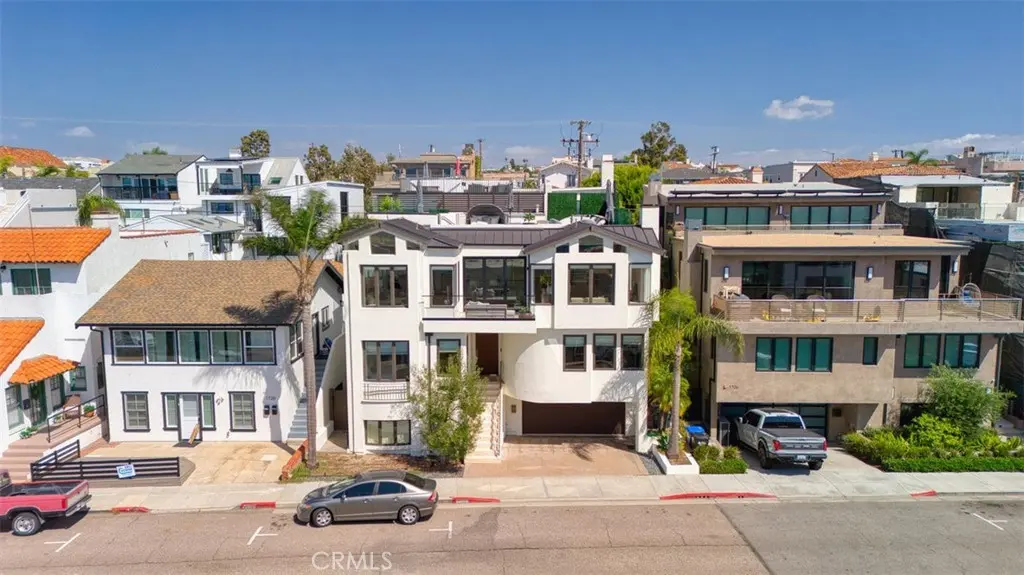 Single Family Residence for rent at 1712 Manhattan Avenue, Hermosa Beach, CA featuring 3 beds and 4 baths