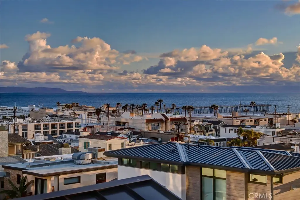 Residential Lease for rent at 1712 Manhattan Avenue, Hermosa Beach, Los Angeles County, CA featuring 3 beds and 4 baths