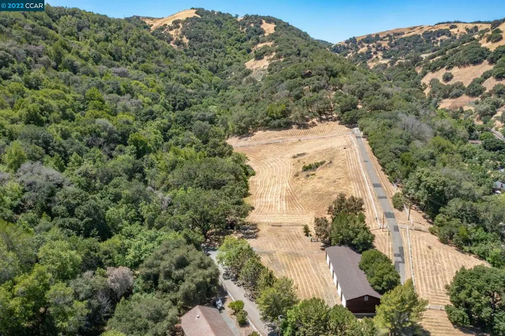Single Family Residence for sale at 5433 Alhambra Valley Rd, Martinez, CA featuring 6 beds and 4 baths