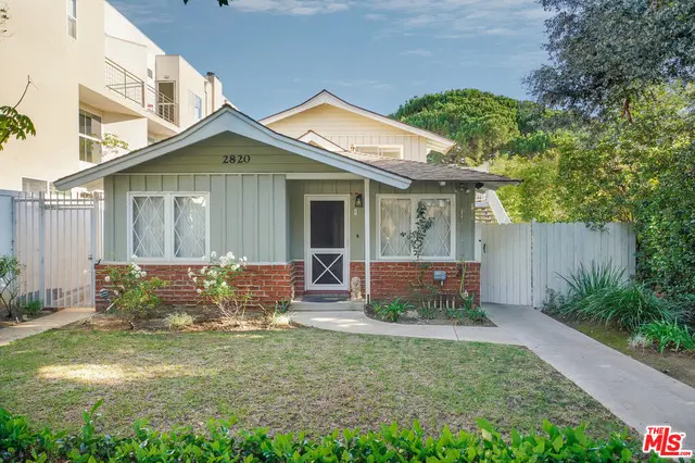 Residential Lease for rent at 2820 ARIZONA Avenue 3, Santa Monica, Los Angeles County, CA featuring 1 bed and 1 bath