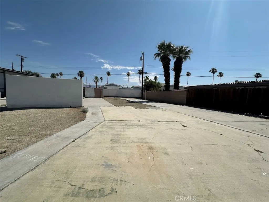 32060 Oakland, Thousand Palms, CA — listing photo 1