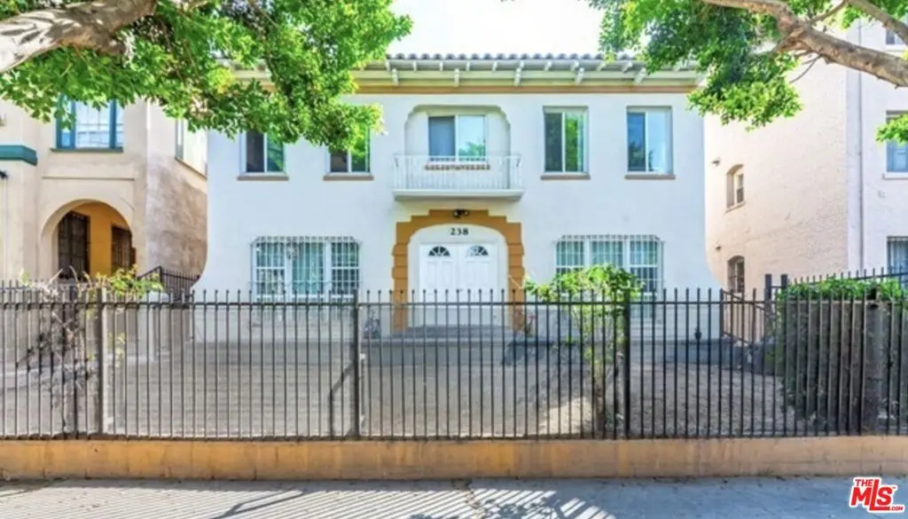 Residential Lease for rent at 238 S Kenmore Avenue 240, Los Angeles, Los Angeles County, CA featuring 4 beds and 2 baths