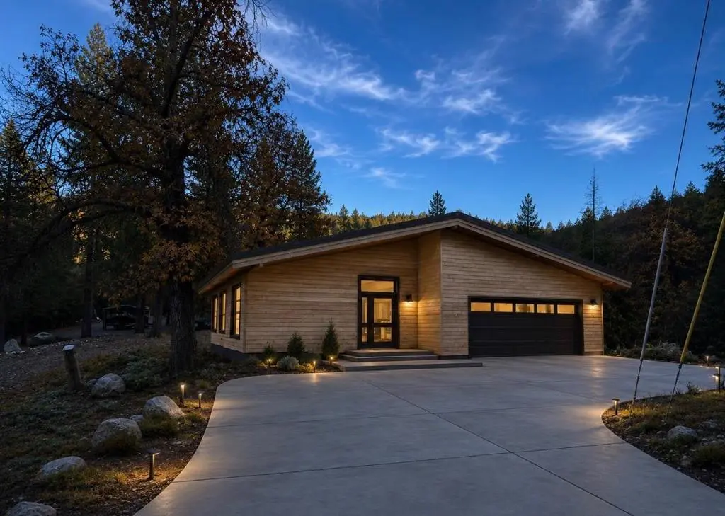 13003 Wells Fargo Drive, Groveland, CA — listing photo 1