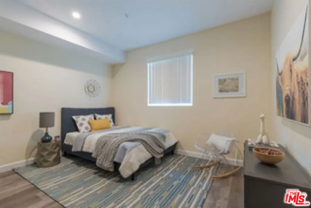 Residential Lease for rent at 850 S Gramercy Place 305, Los Angeles, Los Angeles County, CA featuring 3 beds and 2 baths