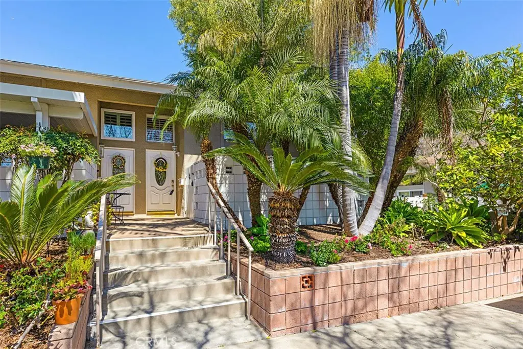 Stock Cooperative for rent at 480 Calle Cadiz B, Laguna Woods, CA featuring 2 beds and 2 baths