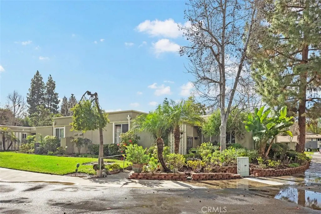 Stock Cooperative for rent at 74 Calle Aragon A, Laguna Woods, CA featuring 2 beds and 1 bath