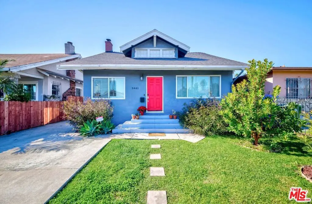 Residential Lease for rent at 3461 2nd Avenue, Los Angeles, Los Angeles County, CA featuring 3 beds and 2 baths