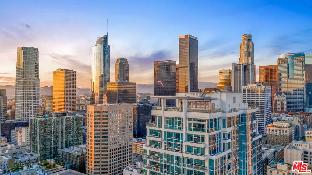 Residential Lease for rent at 888 S Olive Street PH, Los Angeles, Los Angeles County, CA featuring 4 beds and 10 baths