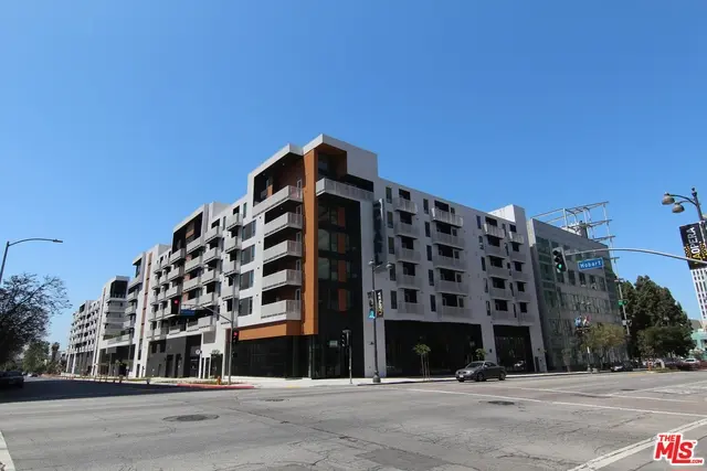 Residential Lease for rent at 687 S Hobart Boulevard 564, Los Angeles, Los Angeles County, CA featuring 1 bed and 1 bath