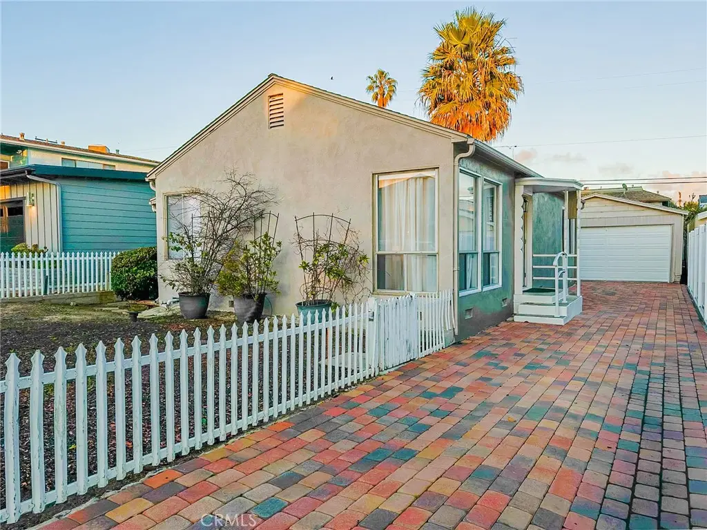 Single Family Residence for rent at 33922 Malaga Drive, Dana Point, CA featuring 2 beds and 1 bath