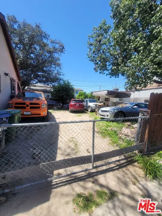 8019 Towne Avenue, Los Angeles, CA — listing photo 1