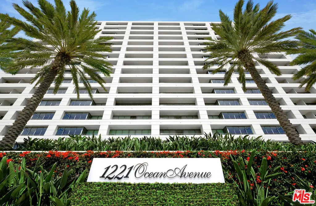 Residential Lease for rent at 1221 W OCEAN Avenue 306, Santa Monica, Los Angeles County, CA featuring 2 beds and 2 baths