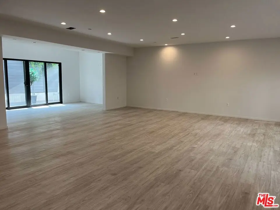 Residential Lease for rent at 913 Hilldale Avenue 2, West Hollywood, Los Angeles County, CA featuring 3 beds and 4 baths