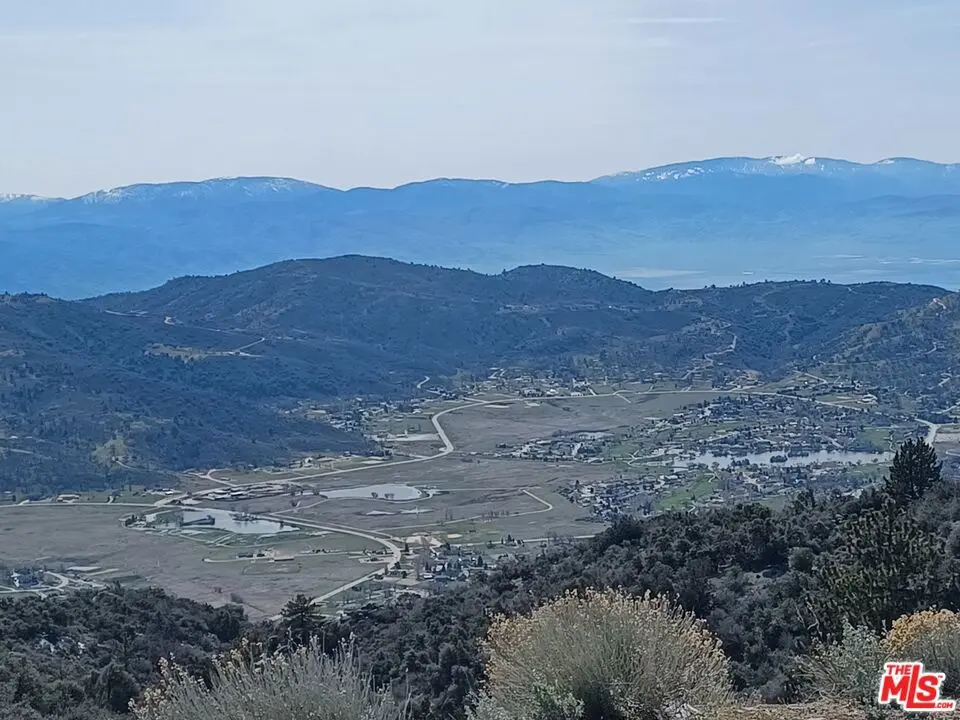 25171 Paramount Drive, Tehachapi, CA — listing photo 1