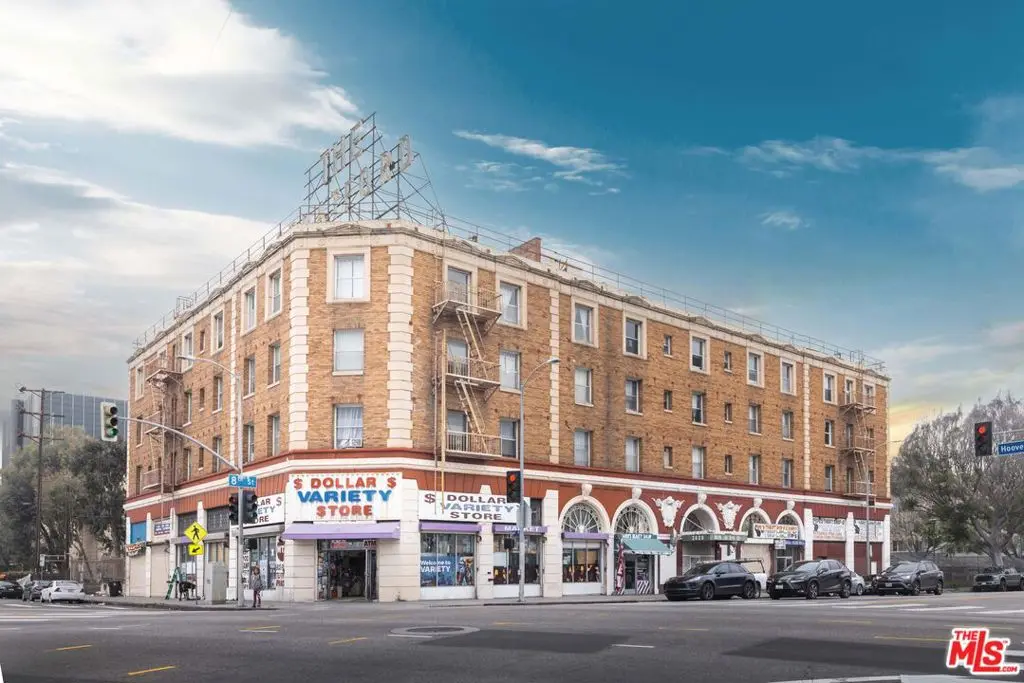 Residential Lease for rent at 2629 W 8th Street C (320), Los Angeles, Los Angeles County, CA and 1 bath