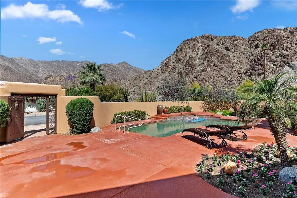 Residential Lease for rent at 51200 Avenida Diaz, La Quinta, Riverside County, CA featuring 3 beds and 4 baths