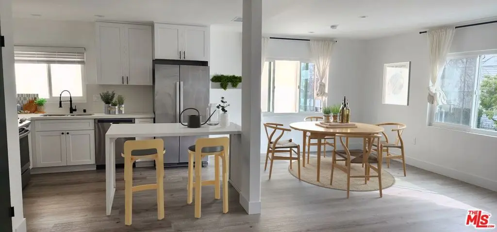 Residential Lease for rent at 465 S Le Doux Road 14, Los Angeles, Los Angeles County, CA featuring 1 bed and 1 bath